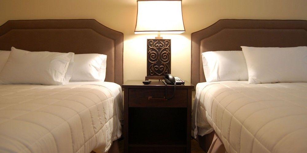 Brentwood Inn And Suites Рочестър Екстериор снимка