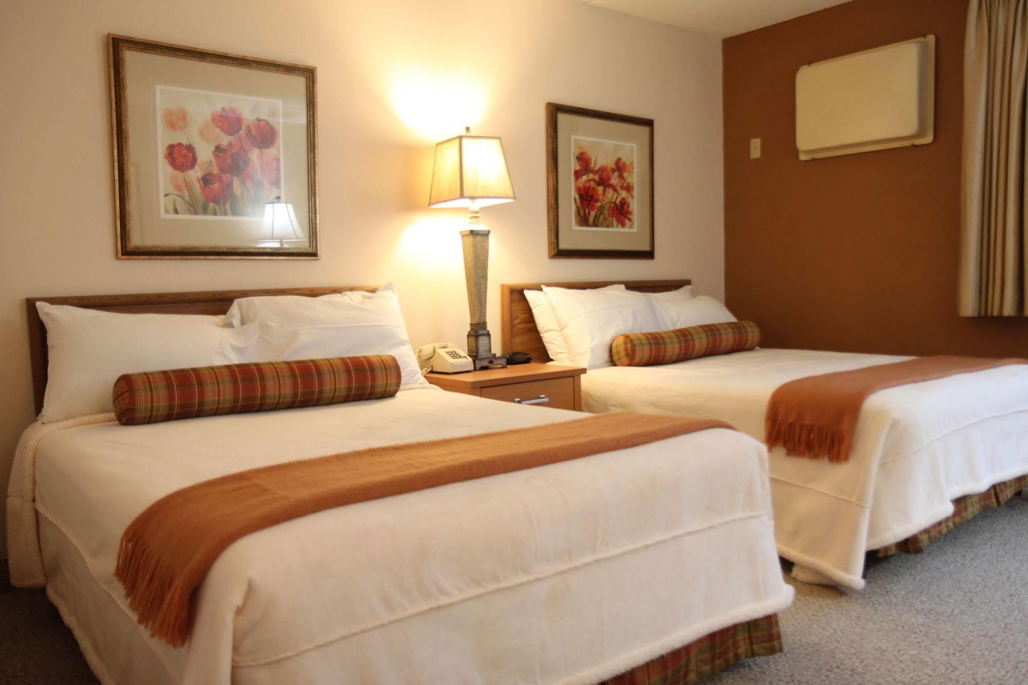 Brentwood Inn And Suites Рочестър Екстериор снимка